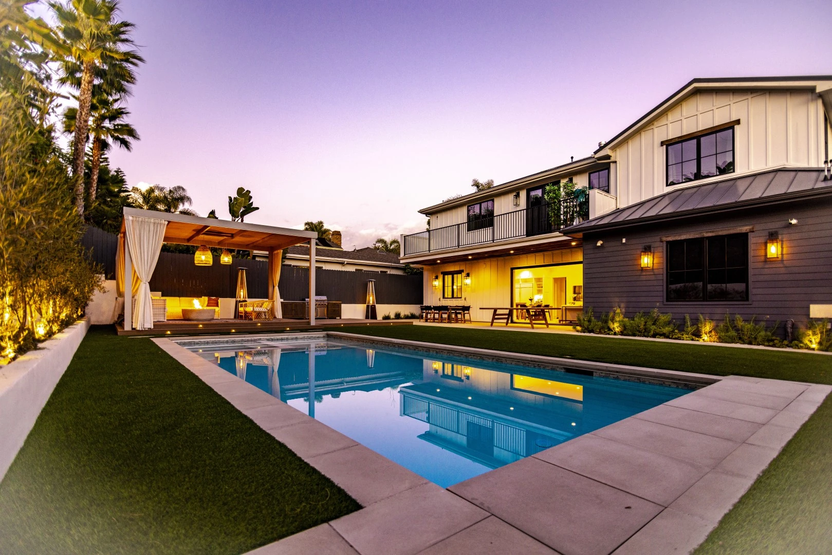 Custom backyard pool built in Los Angeles