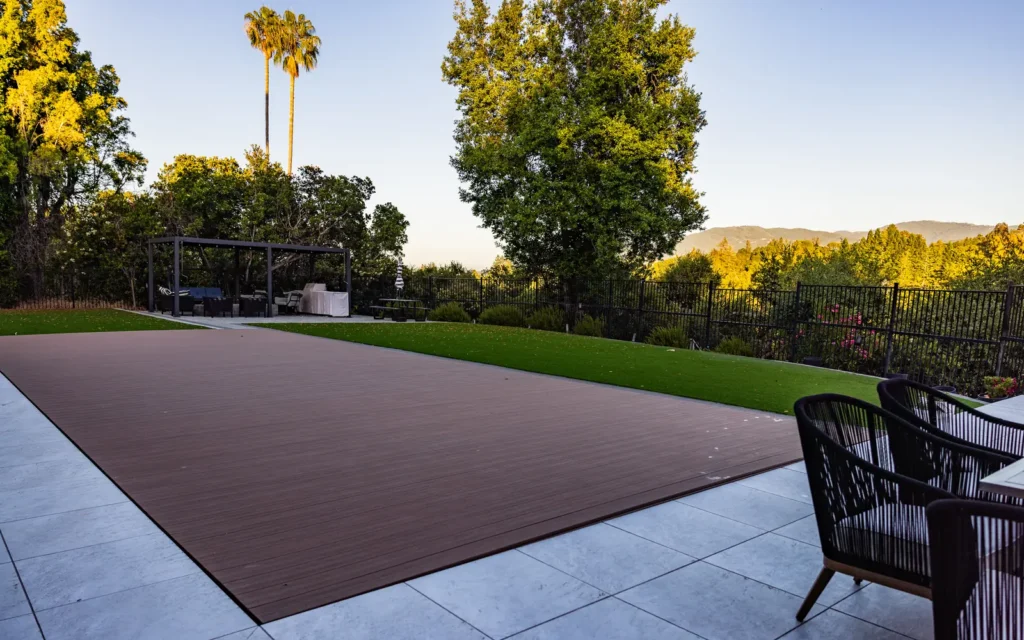 Load-bearing pool cover creating a usable patio in San Jose
